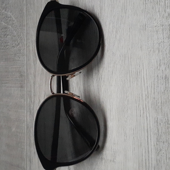 Accessories - Authentic Givenchy Paris 😎 sunglasses